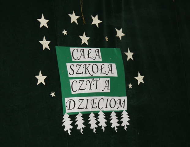 Cała szkoła czyta dzieciom